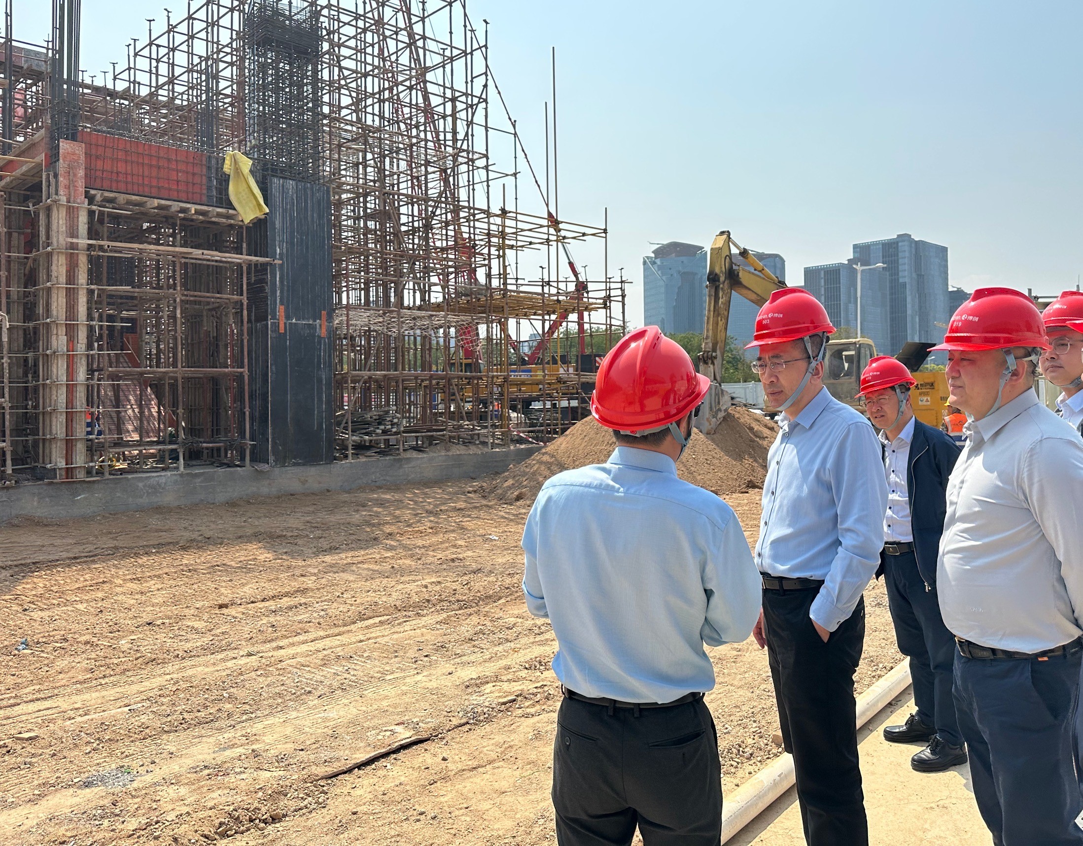 發(fā)力實體經(jīng)濟振興和招商引資 王偉光總經(jīng)理帶隊調(diào)研珠海科創(chuàng)儲能科技有限公司