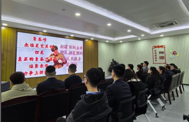 紅心永向黨，鋒行新時(shí)代——青島國(guó)投公司開(kāi)展學(xué)雷鋒主題活動(dòng)